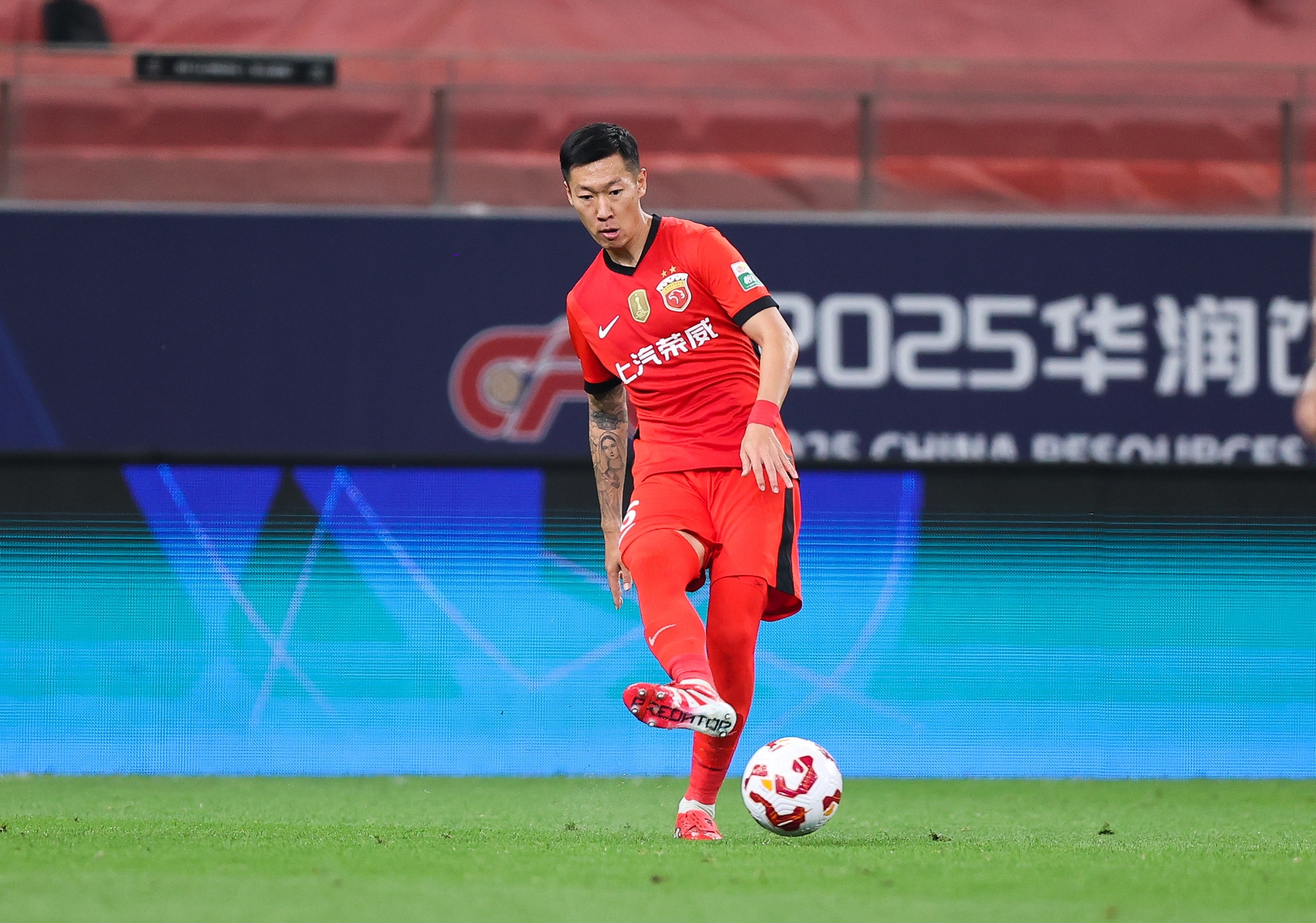 包含足总杯今晨再迎强敌，里尔绝杀压哨，主帅态度——态度坚定，轮换策略成焦点的词条